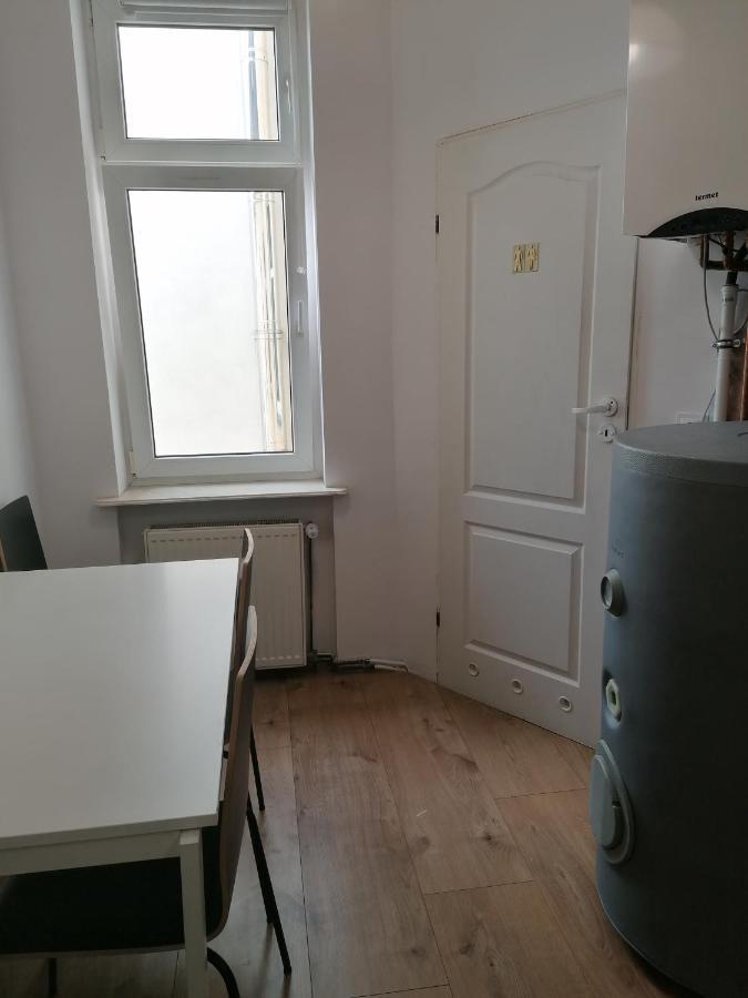 Hostel Tulip - Pokoj 5 Ze Wspolna Lazienka I Kuchnia Szczecin Exterior photo