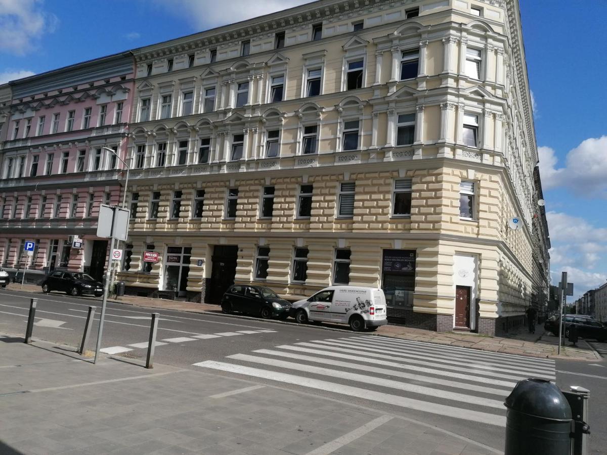 Hostel Tulip - Pokoj 5 Ze Wspolna Lazienka I Kuchnia Szczecin Exterior photo