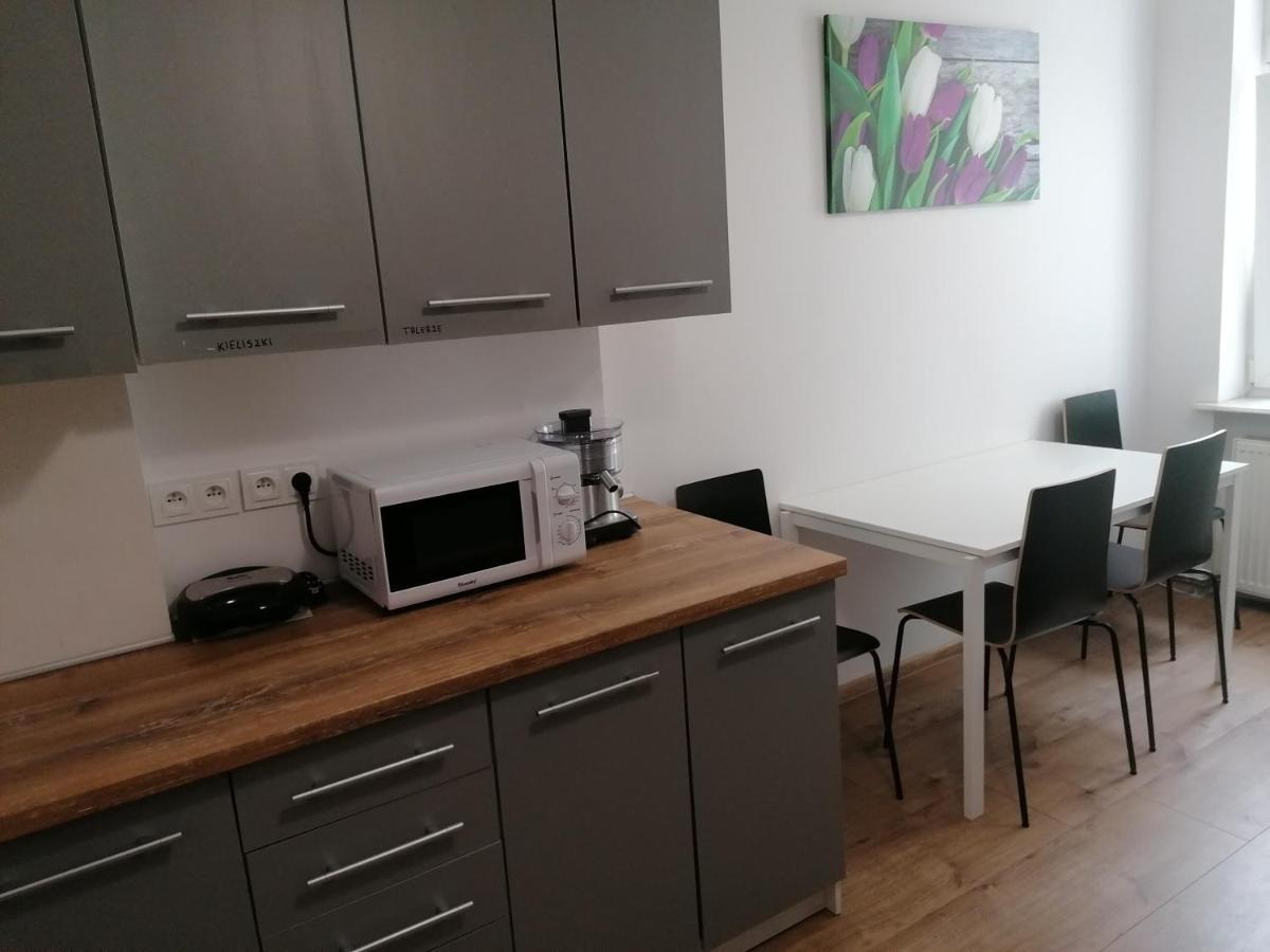 Hostel Tulip - Pokoj 5 Ze Wspolna Lazienka I Kuchnia Szczecin Exterior photo