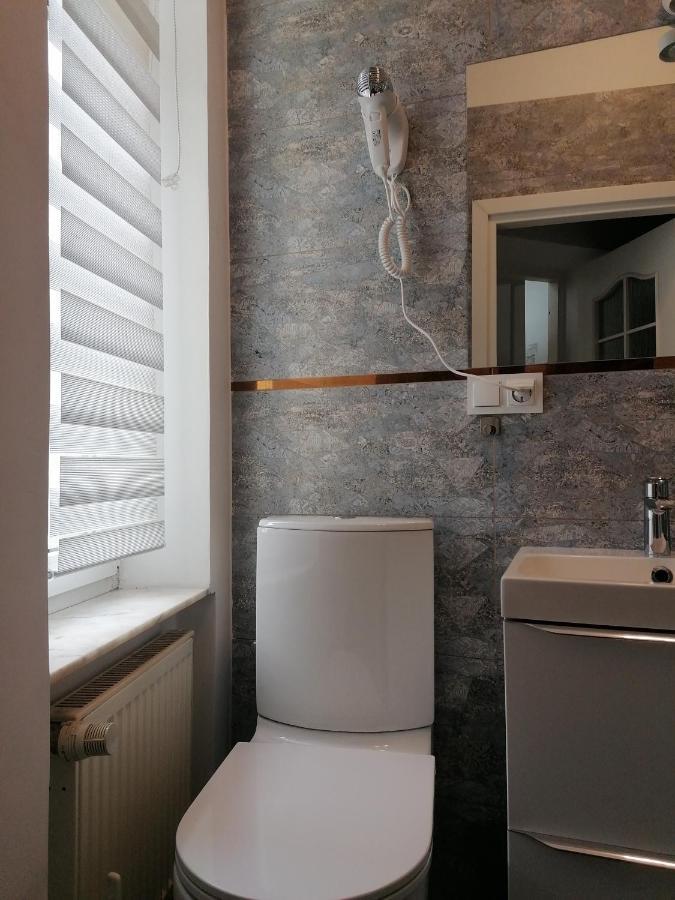 Hostel Tulip - Pokoj 5 Ze Wspolna Lazienka I Kuchnia Szczecin Exterior photo